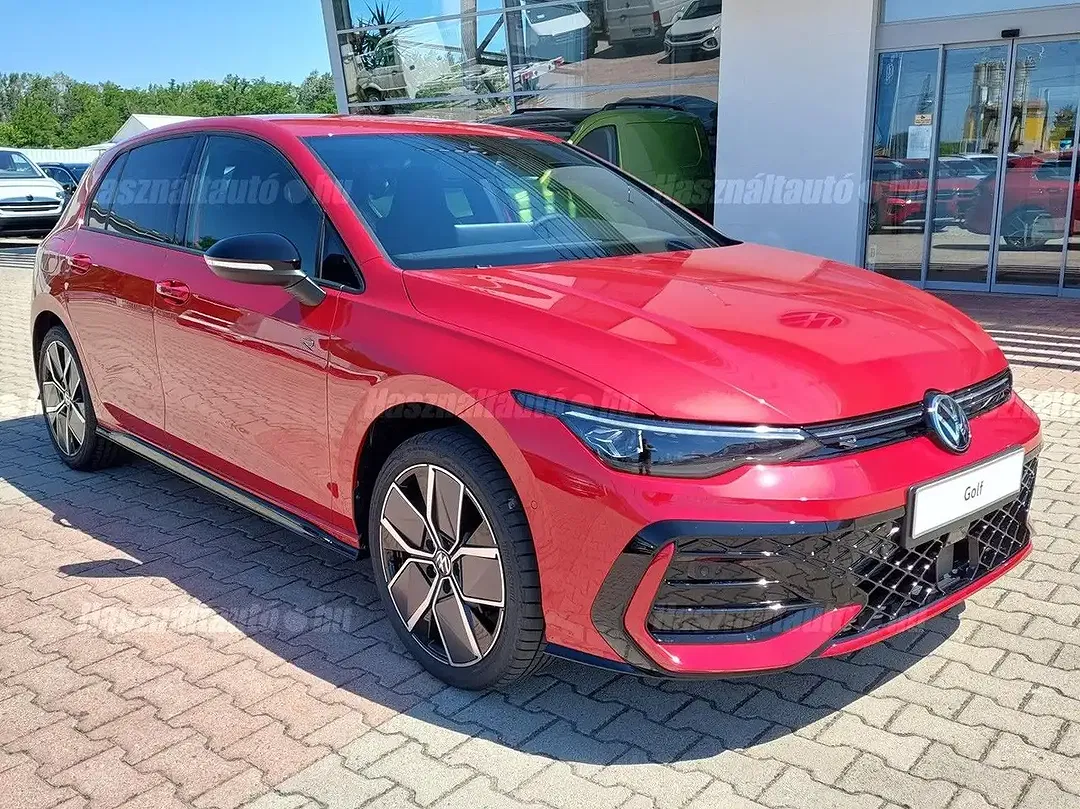 Volkswagen Golf - Thumbnail 1