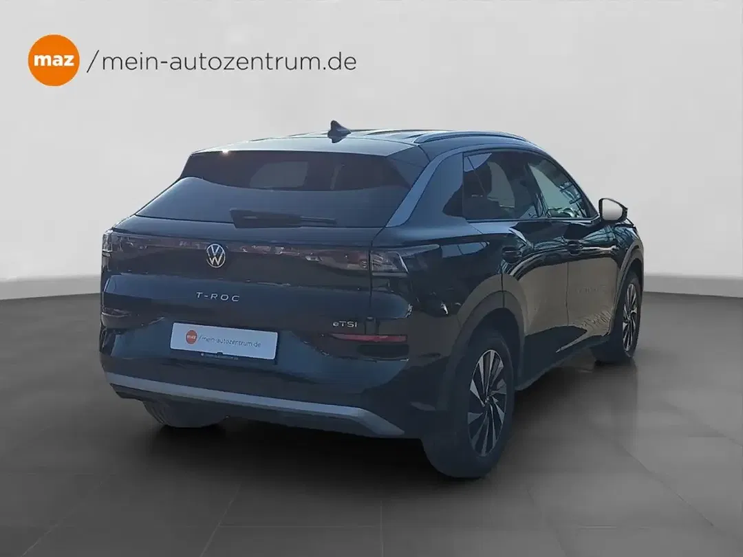 Volkswagen T-Roc - Thumbnail 5