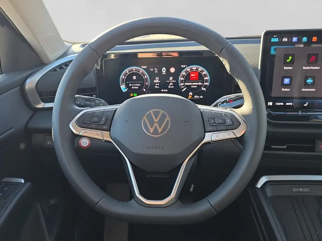 Volkswagen T-Roc - Thumbnail 8