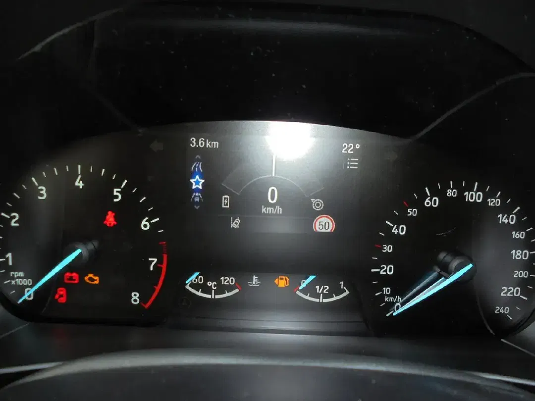 Ford Focus - Thumbnail 11