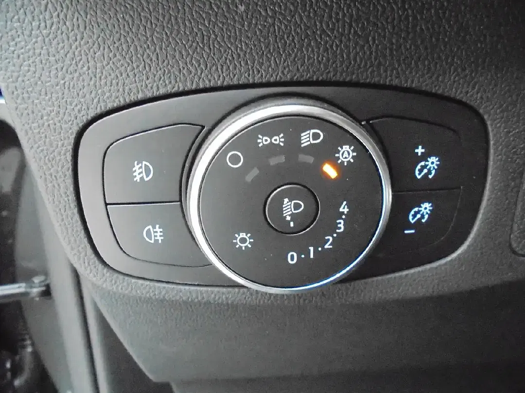 Ford Focus - Thumbnail 14