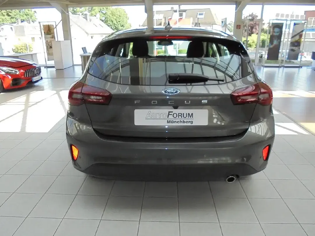Ford Focus - Thumbnail 5
