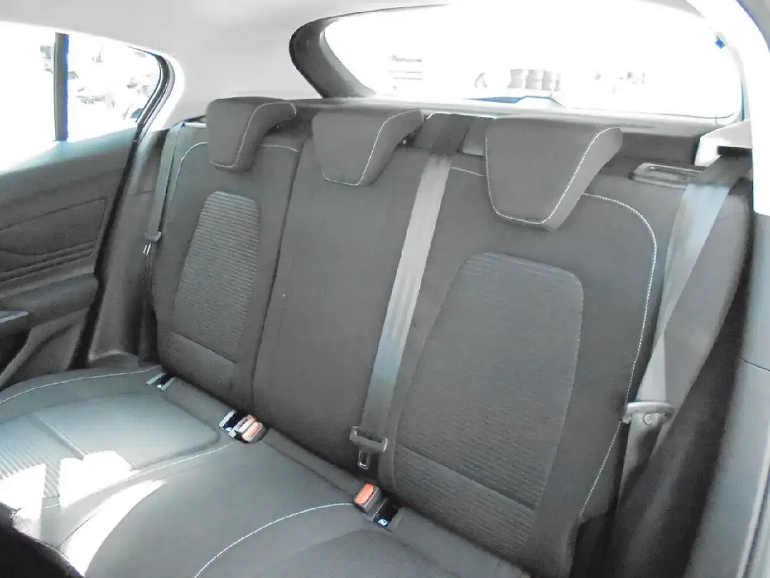 Ford Focus - Thumbnail 7