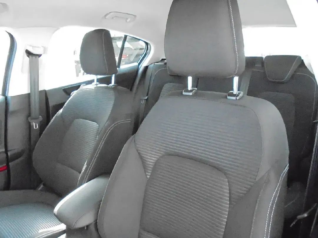 Ford Focus - Thumbnail 8