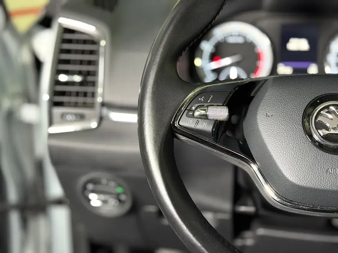 Skoda Karoq - Thumbnail 23