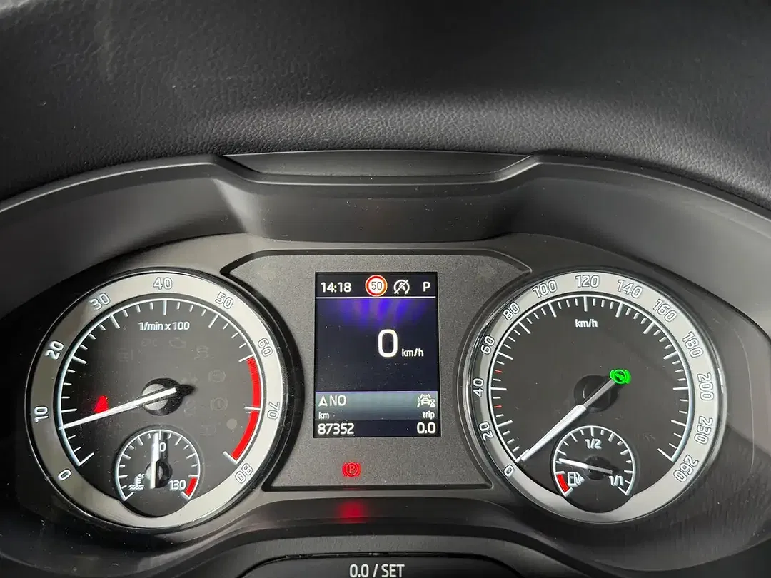 Skoda Karoq - Thumbnail 25