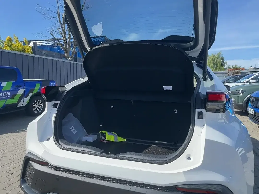 Toyota C-HR - Thumbnail 12