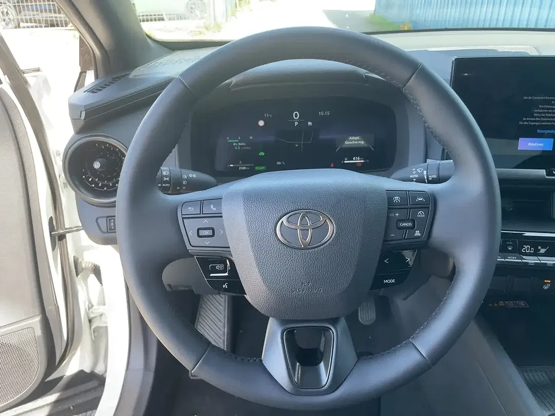 Toyota C-HR - Thumbnail 8