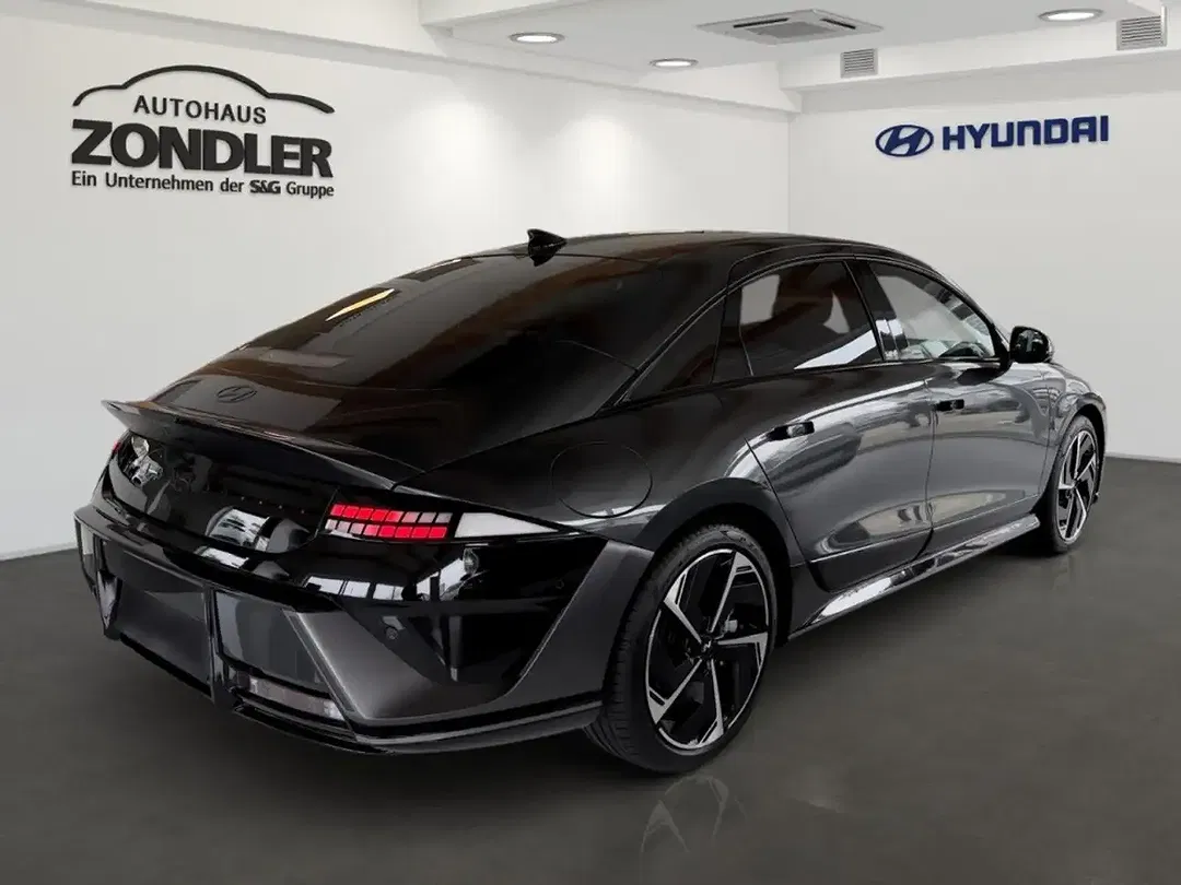 Hyundai IONIQ 6 - Thumbnail 3