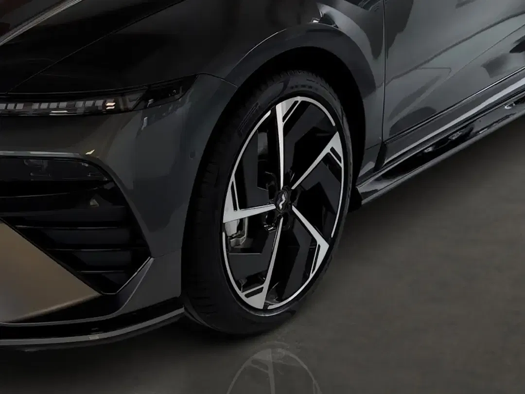 Hyundai IONIQ 6 - Thumbnail 6