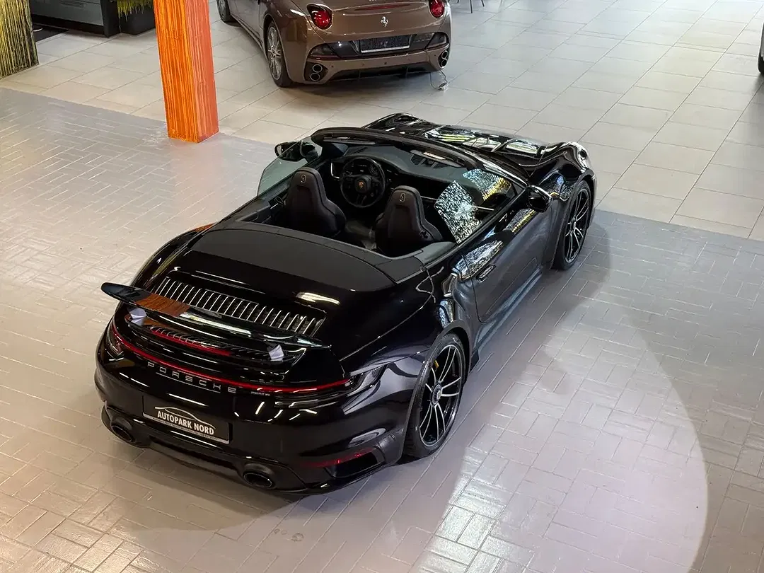 Porsche 911 - Thumbnail 10