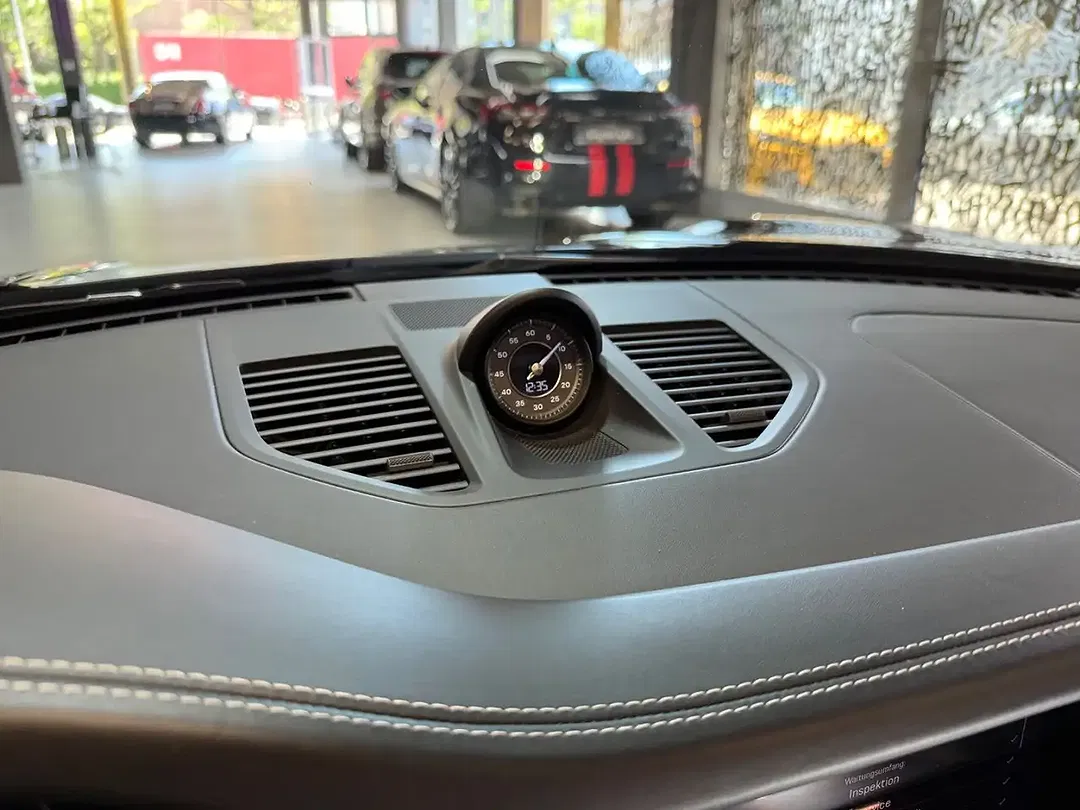 Porsche 911 - Thumbnail 21