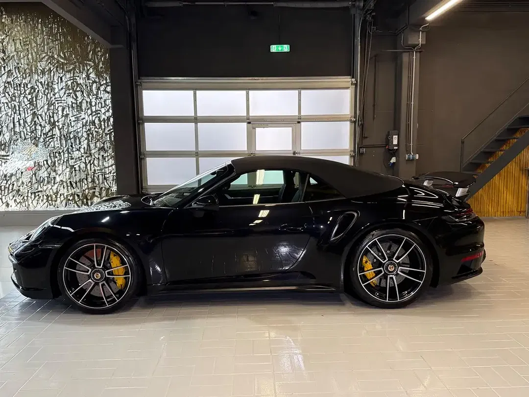 Porsche 911 - Thumbnail 4