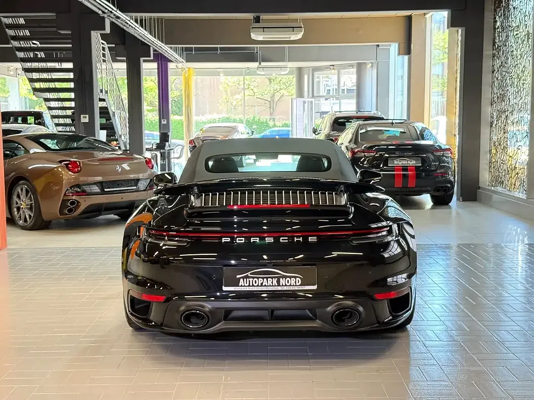 Porsche 911 - Thumbnail 6