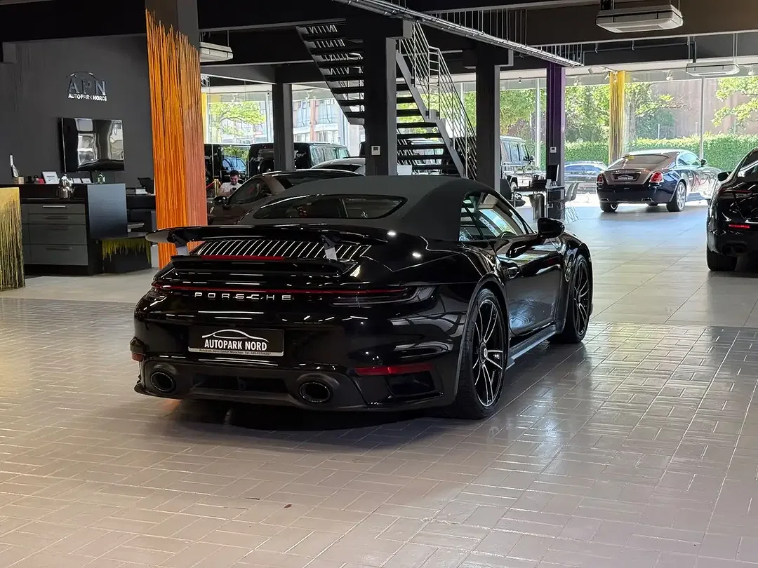 Porsche 911 - Thumbnail 7