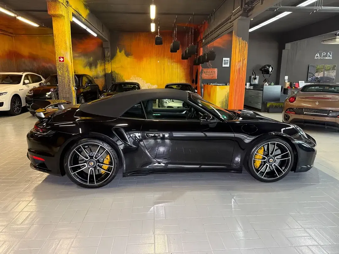 Porsche 911 - Thumbnail 8