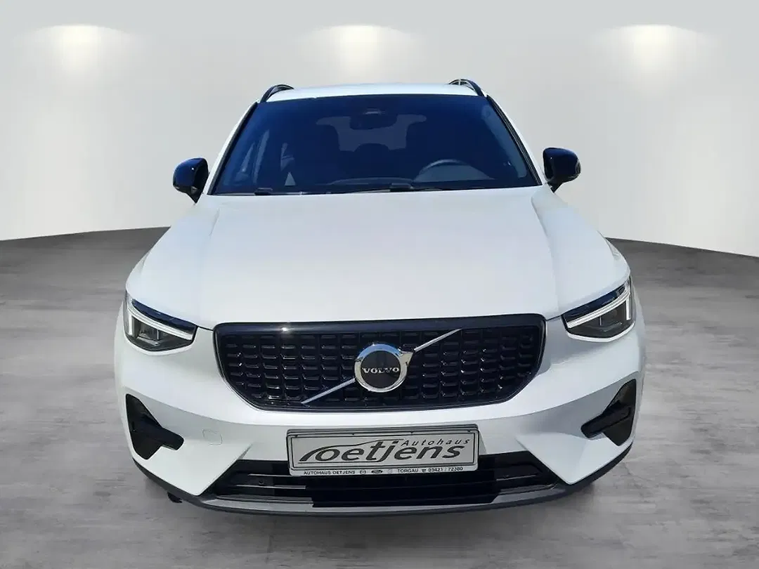 Volvo XC40 - Thumbnail 3