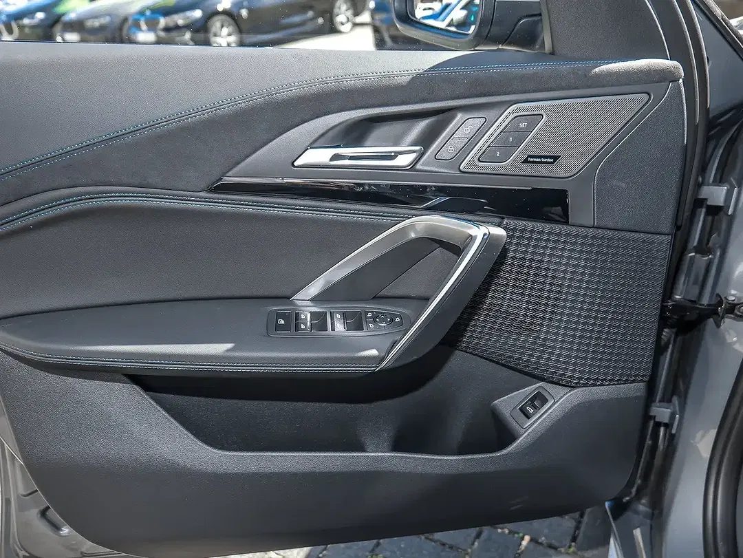 BMW X2 - Thumbnail 12