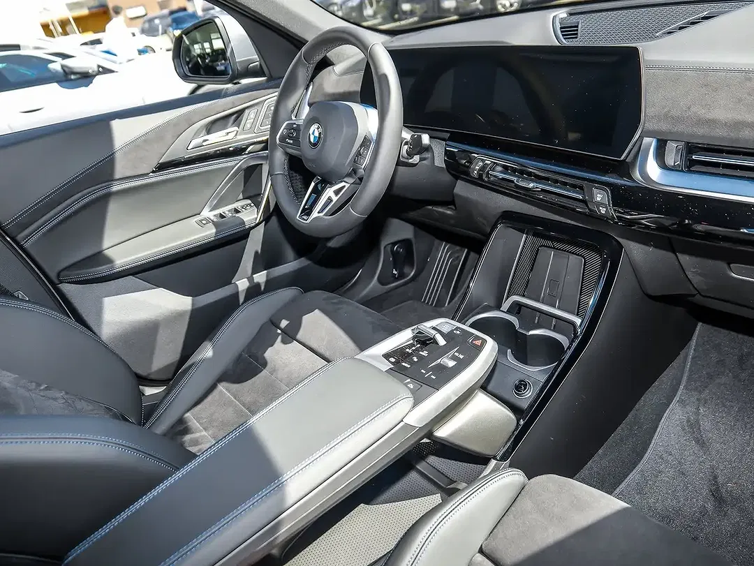BMW X2 - Thumbnail 3