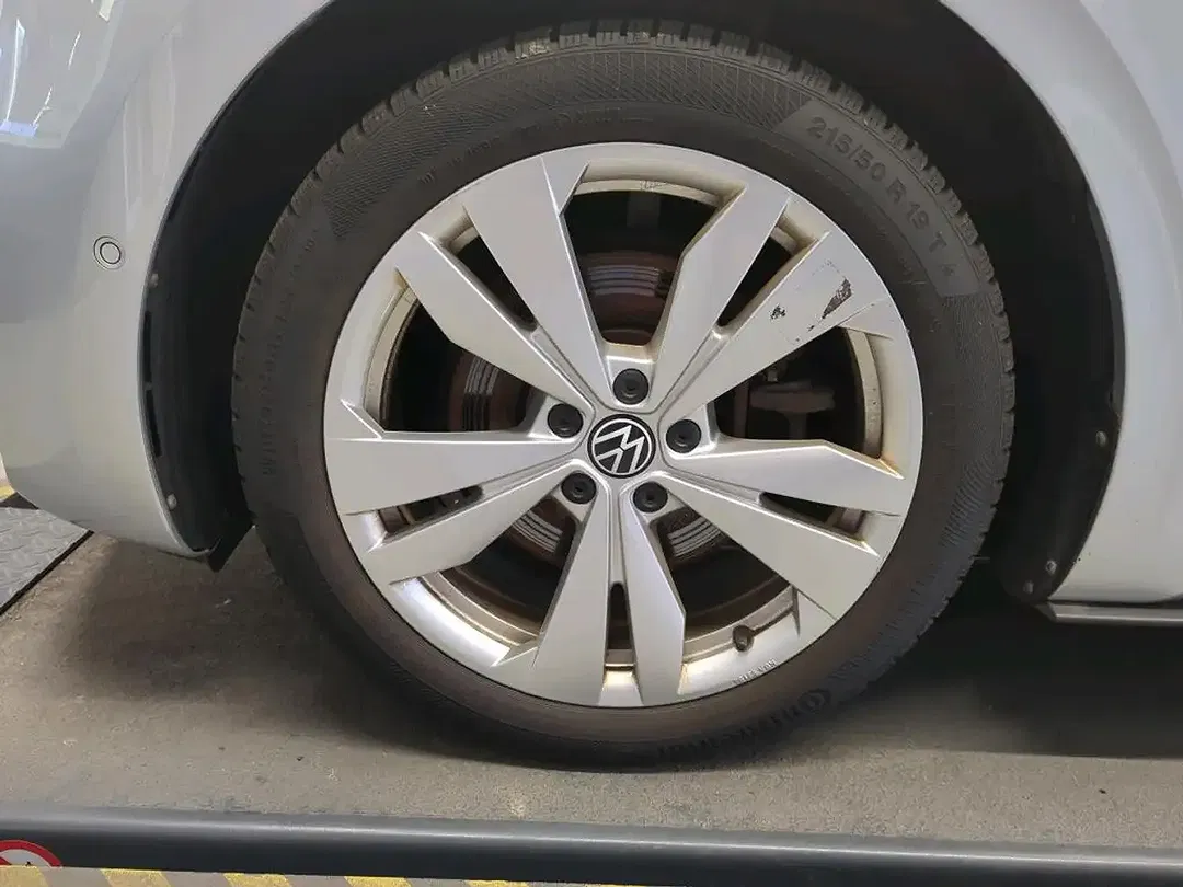Volkswagen ID.3 - Thumbnail 6