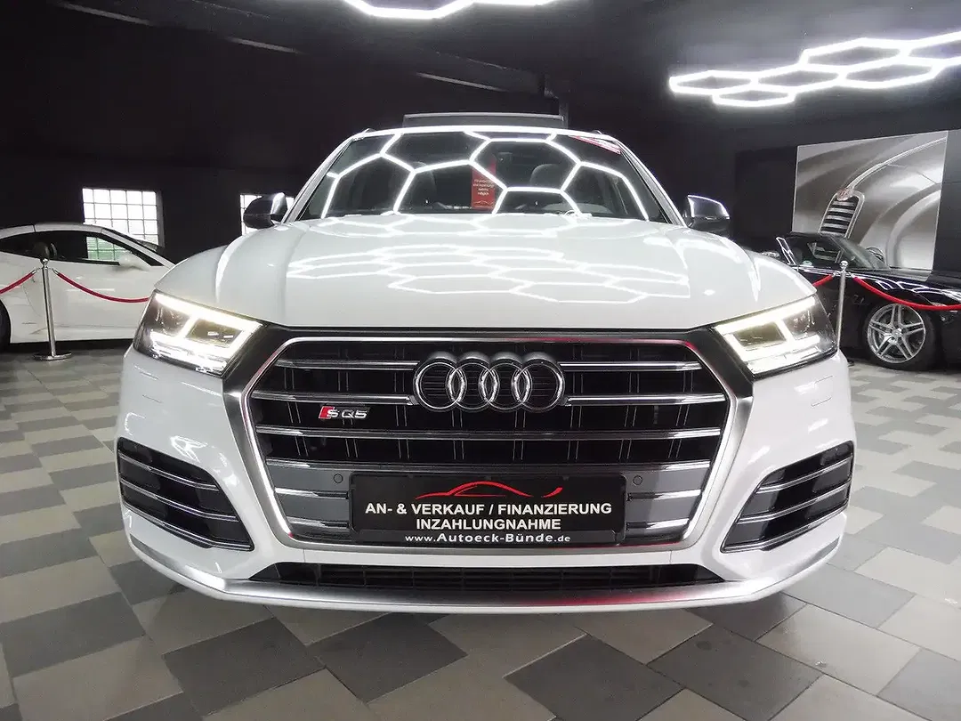 Audi SQ5 - Thumbnail 3
