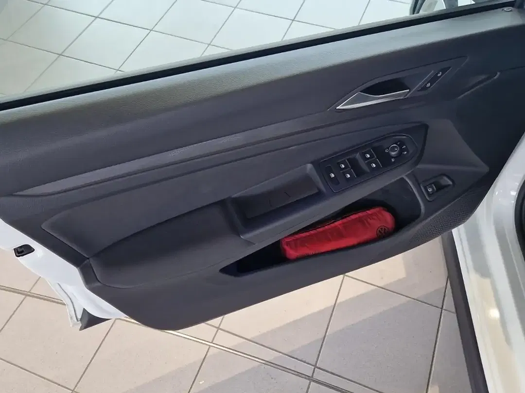 Volkswagen Golf - Thumbnail 12