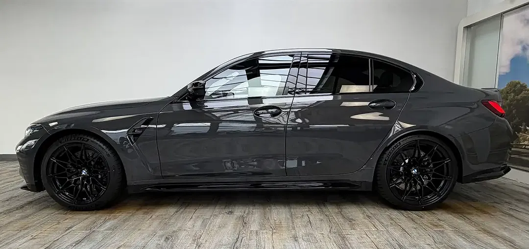 BMW M3 - Thumbnail 3