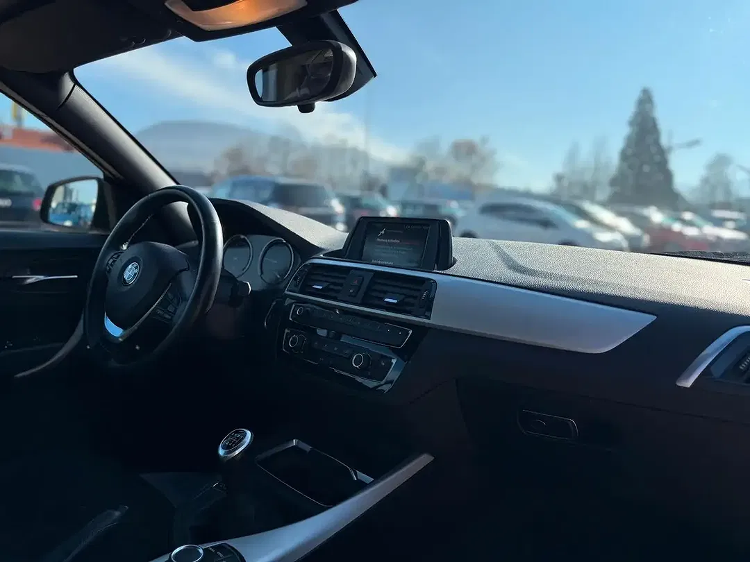 BMW 218 - Thumbnail 9