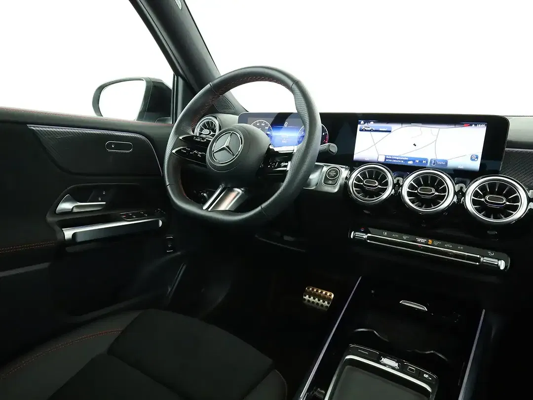Mercedes-Benz GLB 200 - Thumbnail 10