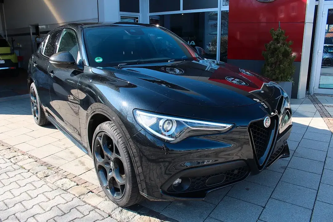 Alfa Romeo Stelvio Q4 Estrema - foto 1