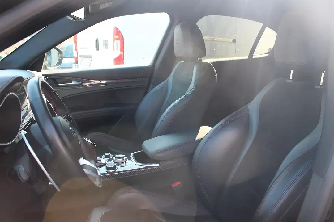 Alfa Romeo Stelvio - Thumbnail 10