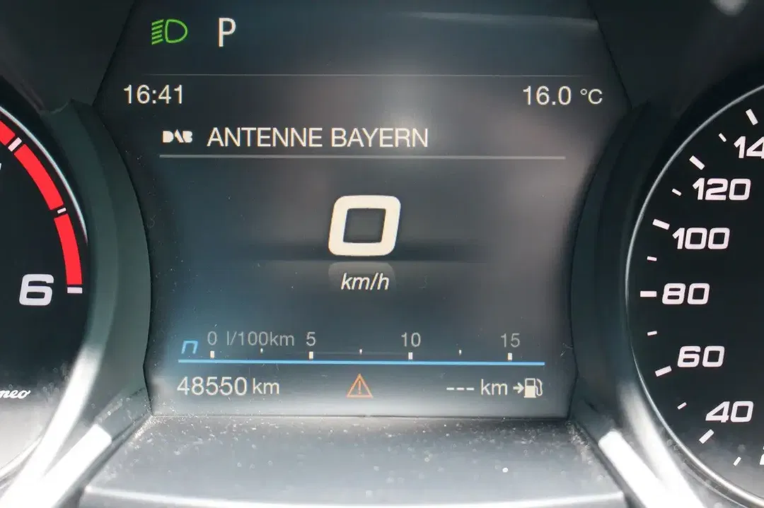 Alfa Romeo Stelvio - Thumbnail 12