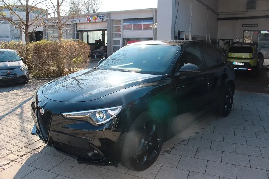 Alfa Romeo Stelvio - Thumbnail 6