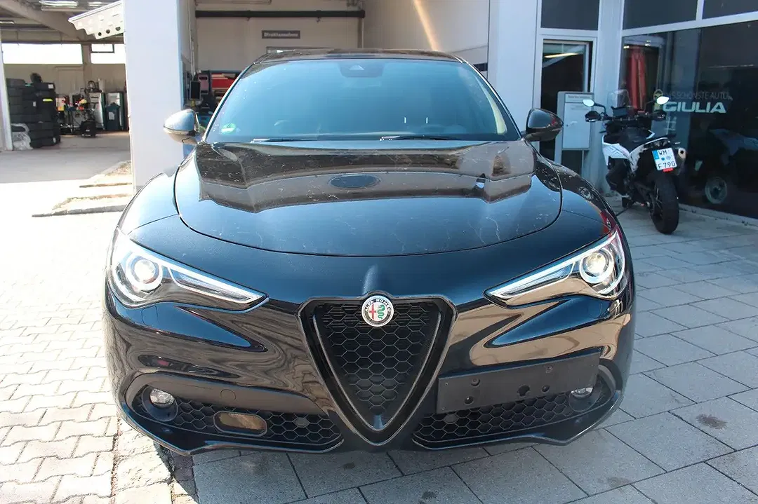 Alfa Romeo Stelvio - Thumbnail 7