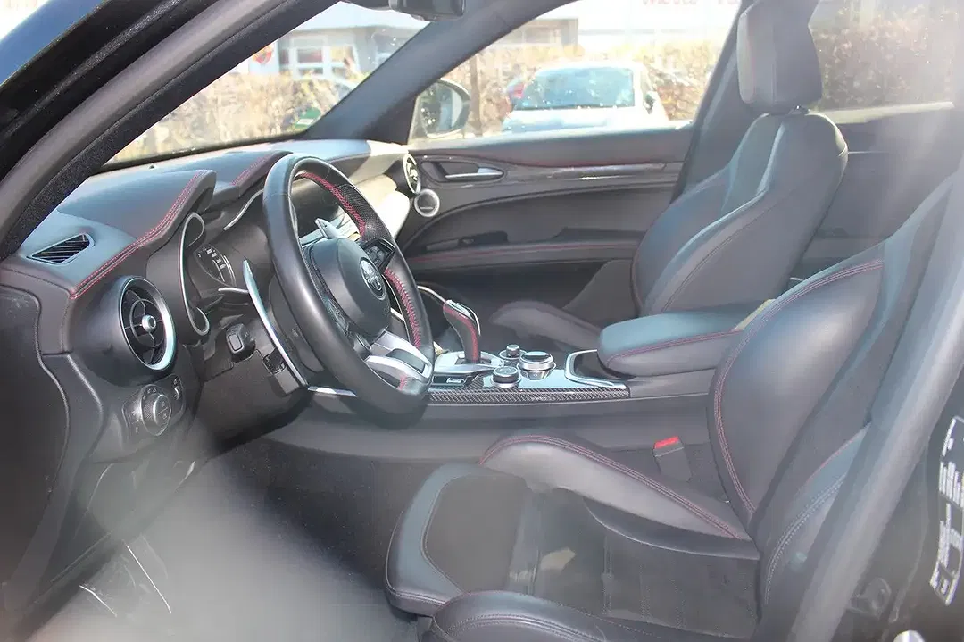 Alfa Romeo Stelvio - Thumbnail 9