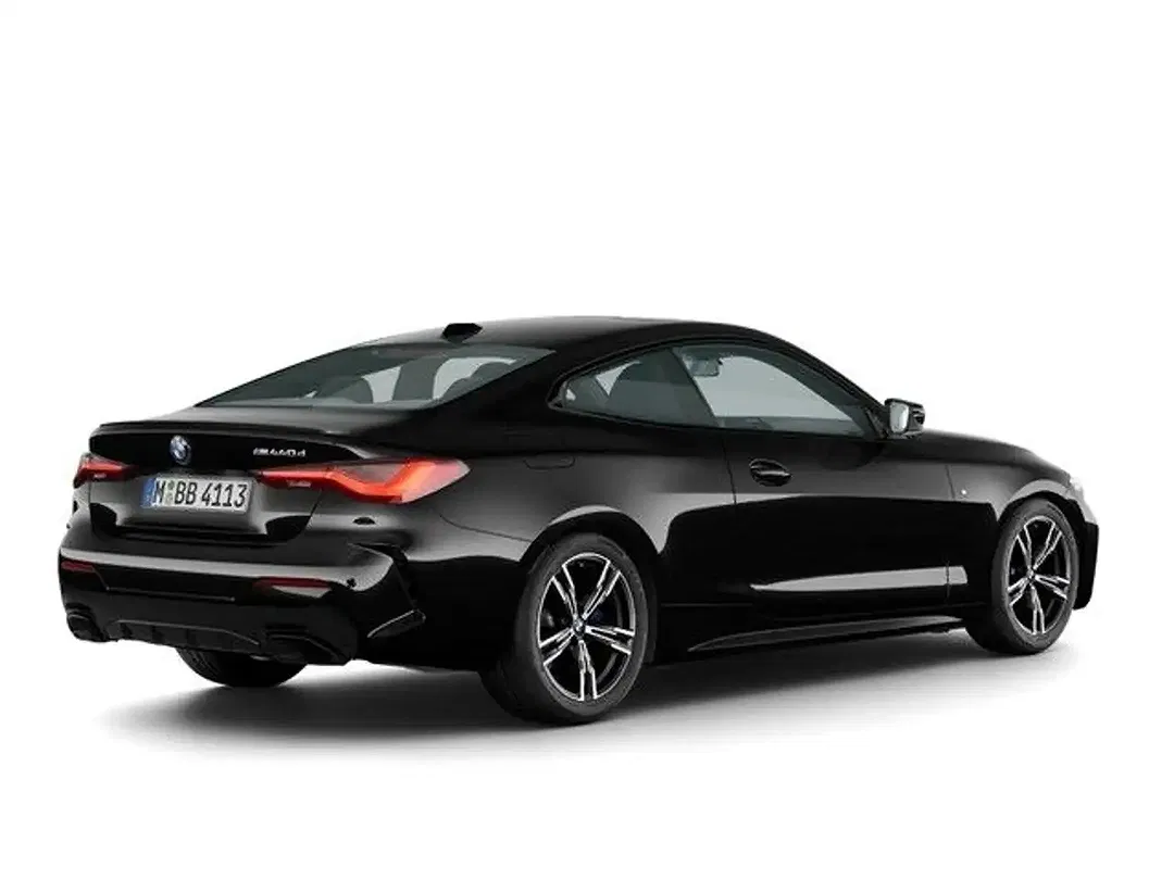BMW M4 - Thumbnail 5