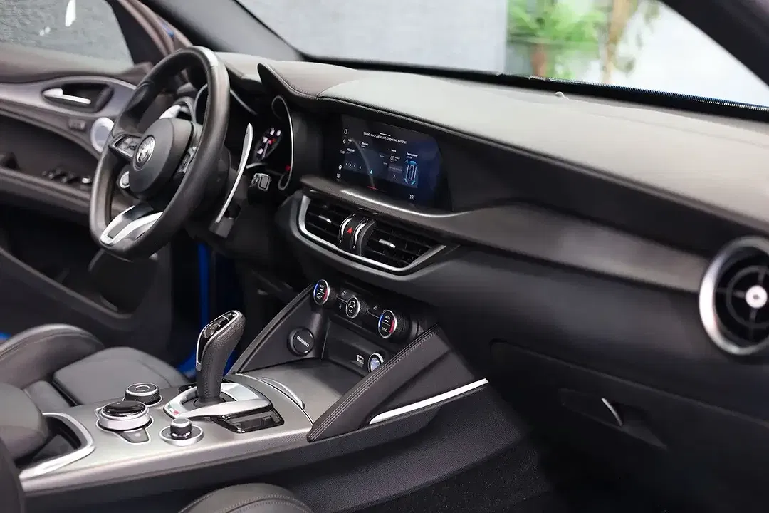 Alfa Romeo Stelvio - Thumbnail 8