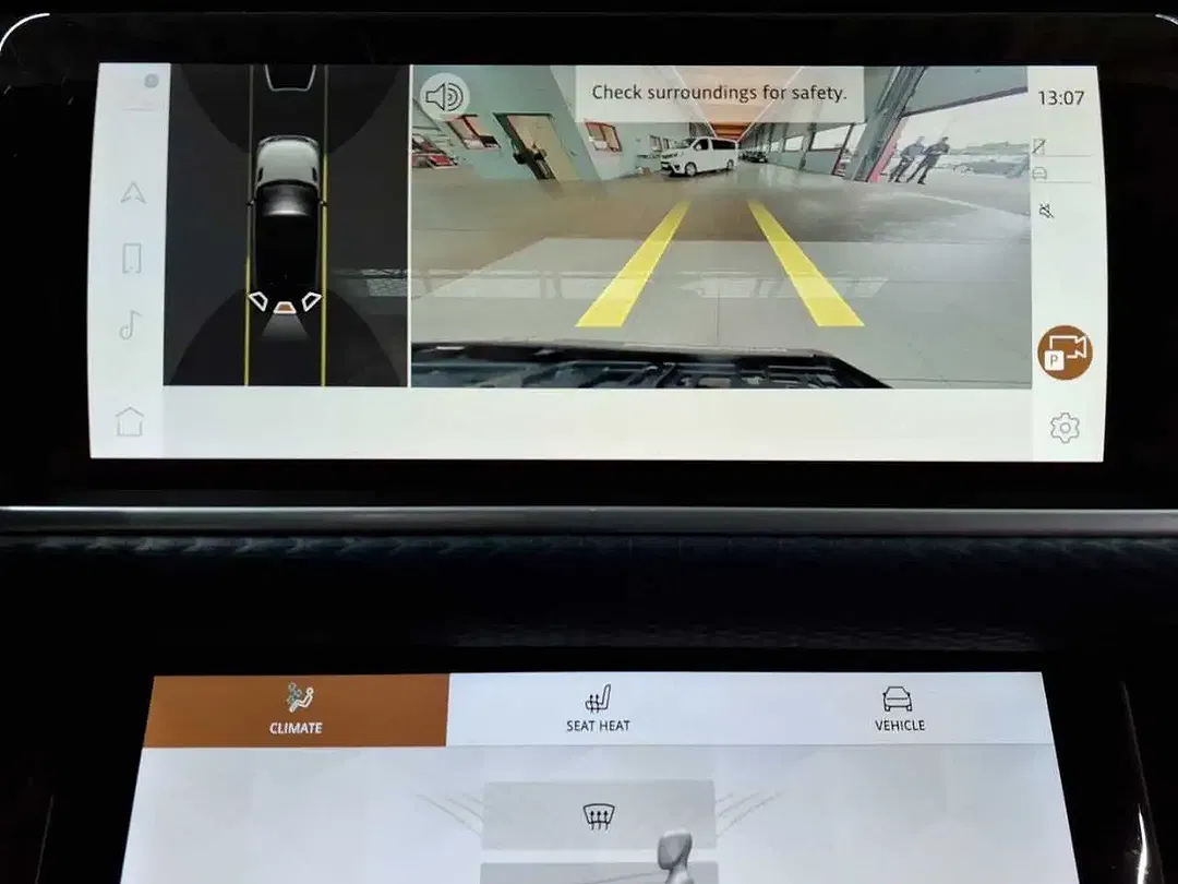 Land Rover Range Rover Velar - Thumbnail 7