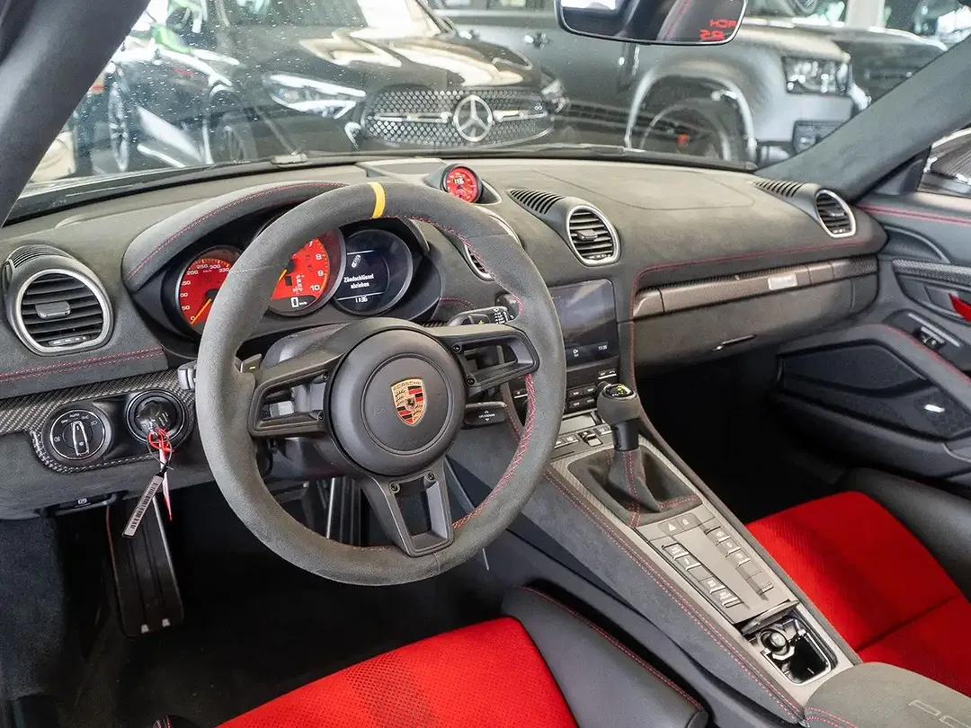 Porsche Boxster - Thumbnail 13