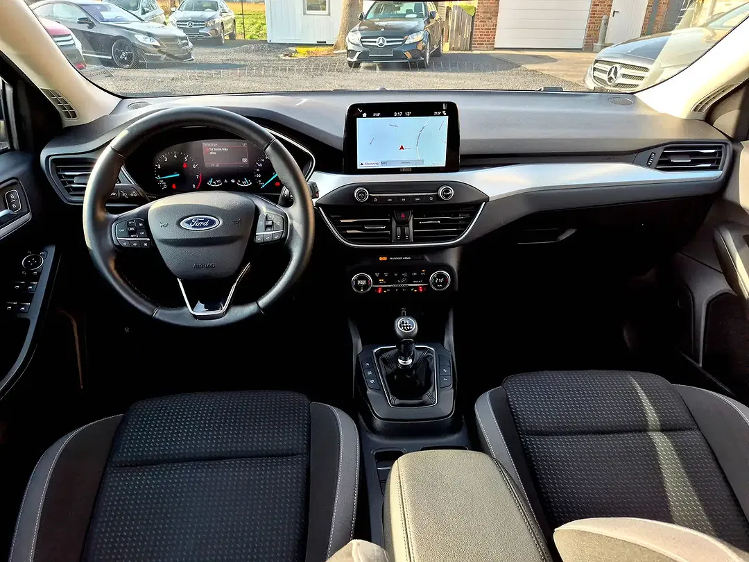Ford Focus - Thumbnail 12