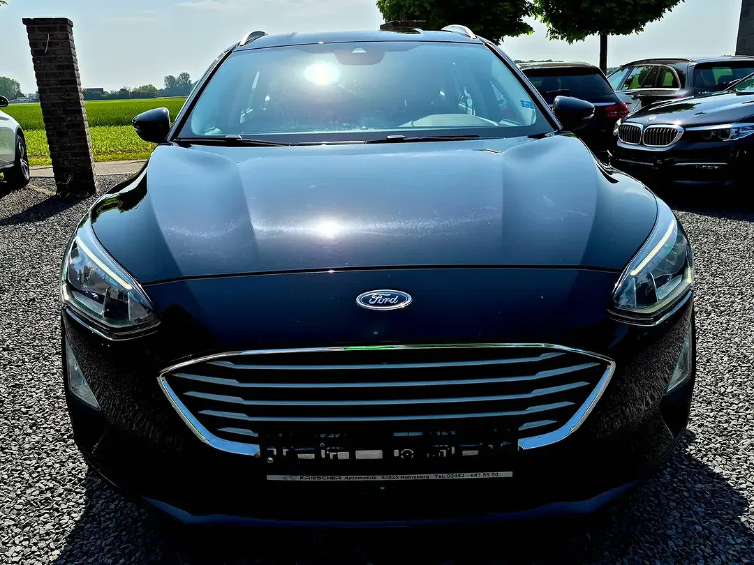 Ford Focus - Thumbnail 3