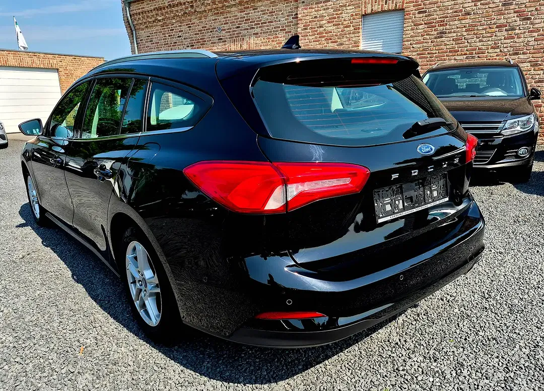 Ford Focus - Thumbnail 5