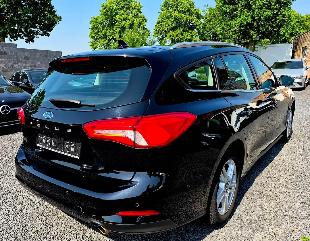 Ford Focus - Thumbnail 8