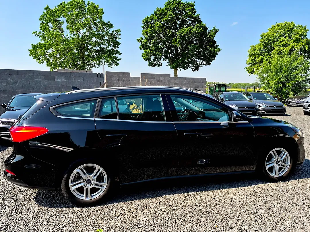 Ford Focus - Thumbnail 9