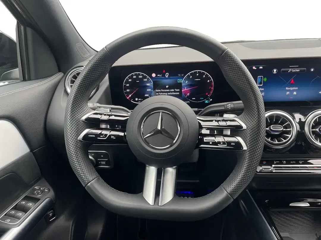 Mercedes-Benz GLA 200 - Thumbnail 10