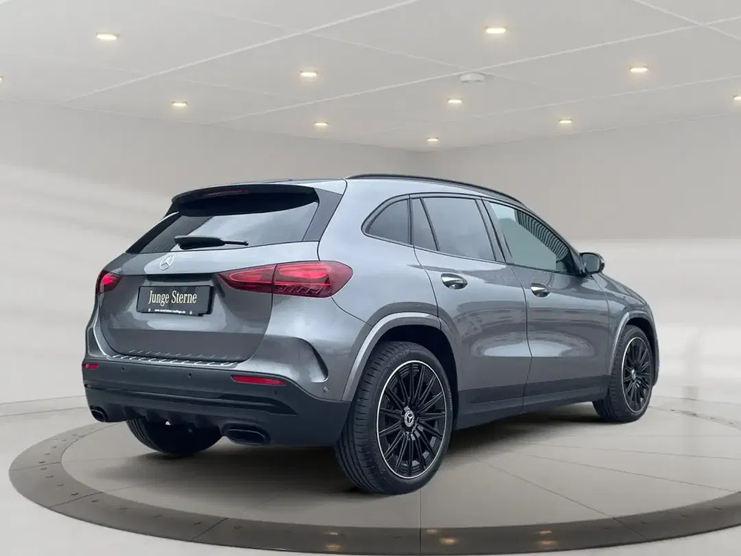 Mercedes-Benz GLA 200 - Thumbnail 2