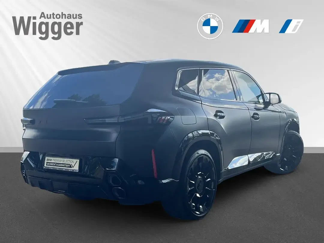 BMW XM - Thumbnail 3