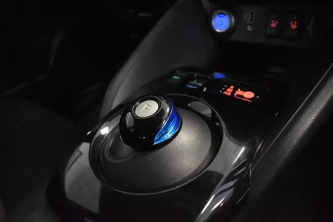Nissan Leaf - Thumbnail 10