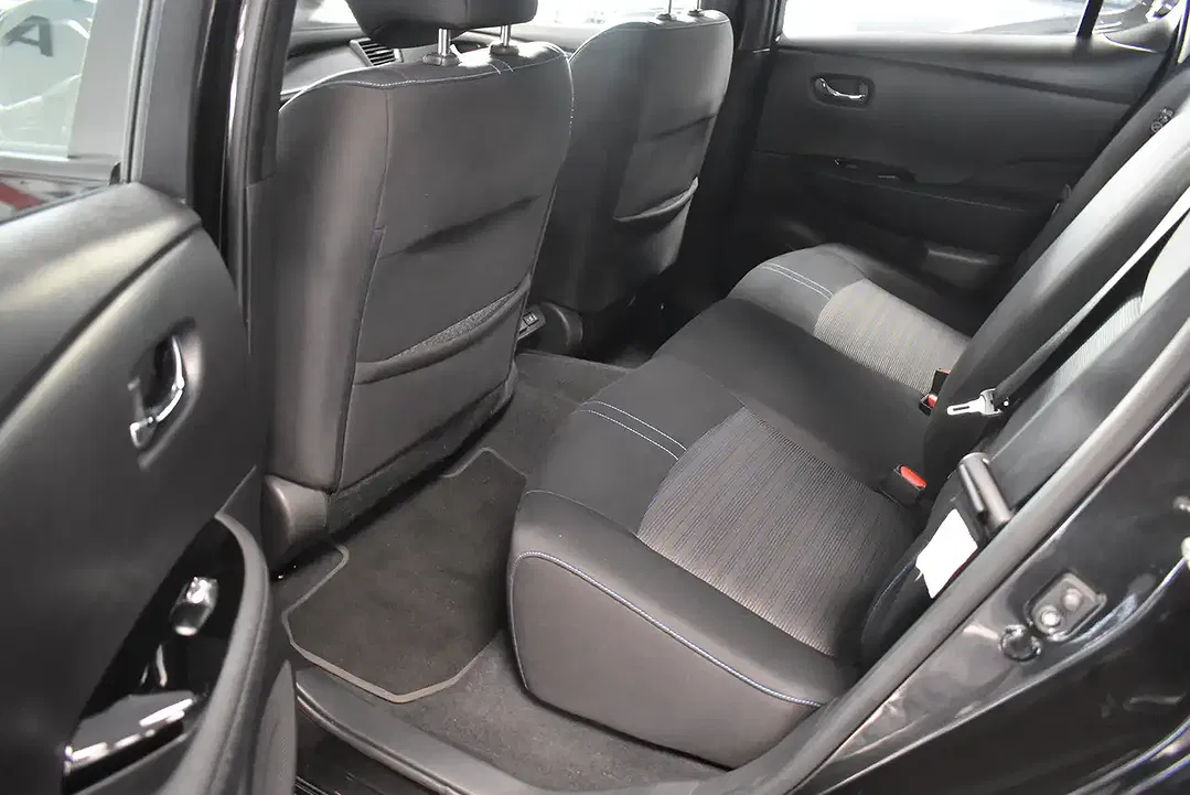 Nissan Leaf - Thumbnail 14