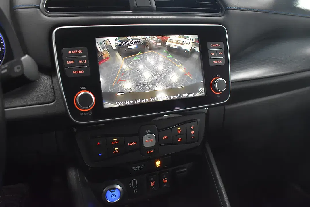 Nissan Leaf - Thumbnail 9